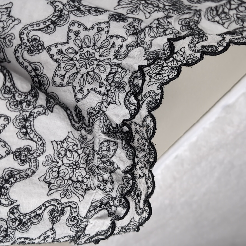 Anthroplogie Ruffled Lace Blouse Women's L Black White Shirt Top - Picture 14 of 16